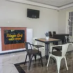 Reddoorz Near Araya Family Club House
