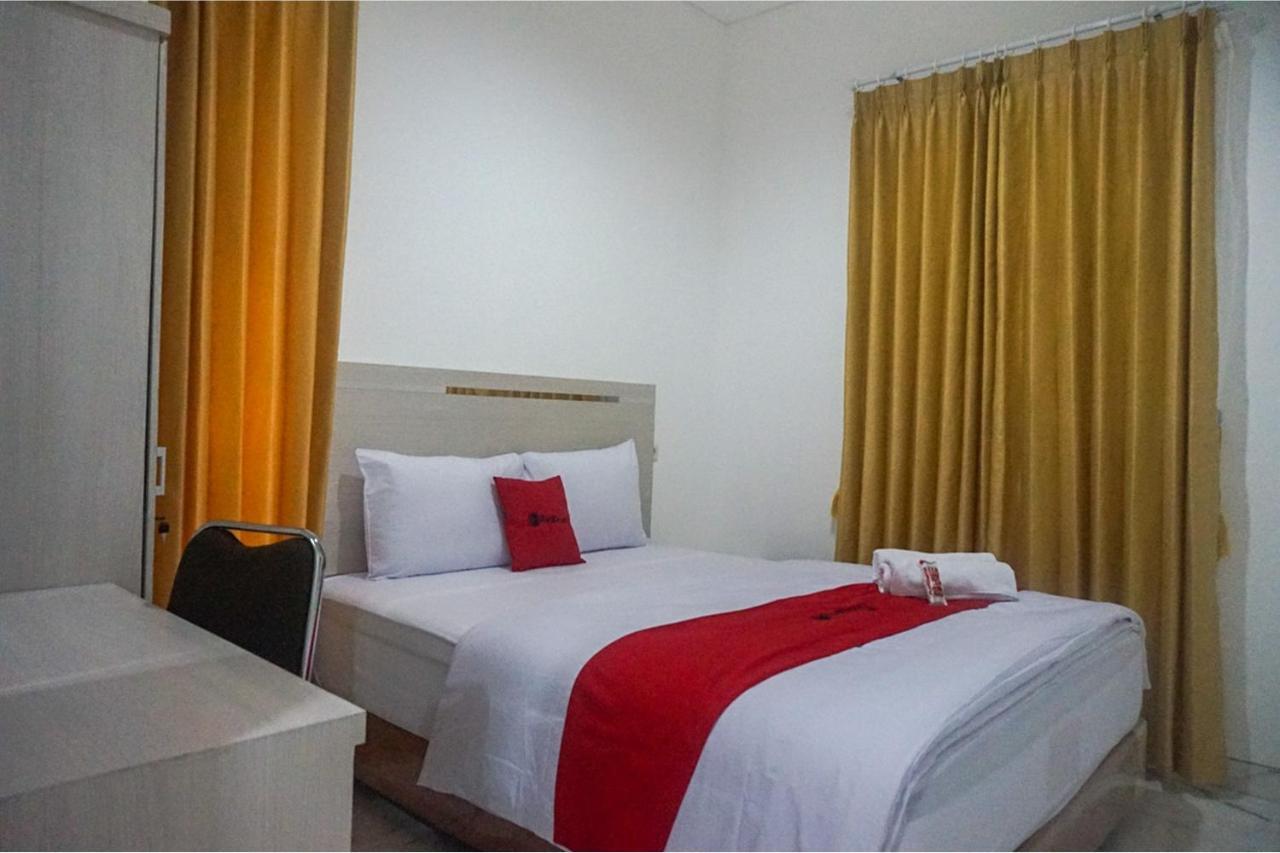Reddoorz Near Araya Family Club House Malang